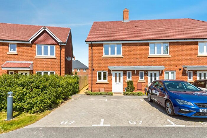 2 Bedroom End Of Terrace House For Sale In Fourteenth Street, Faygate, Horsham, RH12