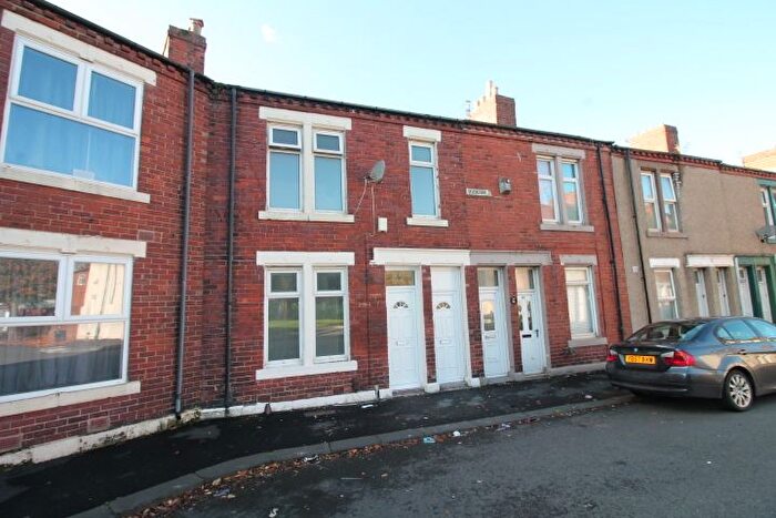 3 Bedroom Flat For Sale In Devonshire Street, South Shields, Tyne Amp; Wear, NE33