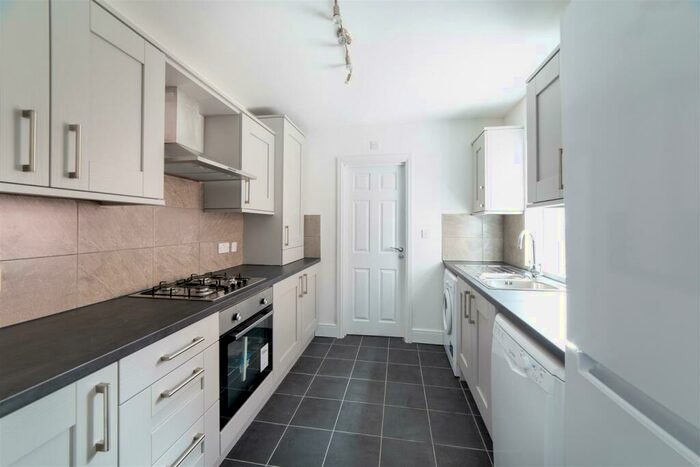 2 Bedroom Flat To Rent In Biddlestone Road, Heaton, NE6