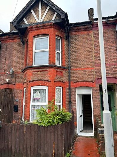 1 Bedroom Flat To Rent In Hitchin Road, Luton, Bedfordshire, LU2