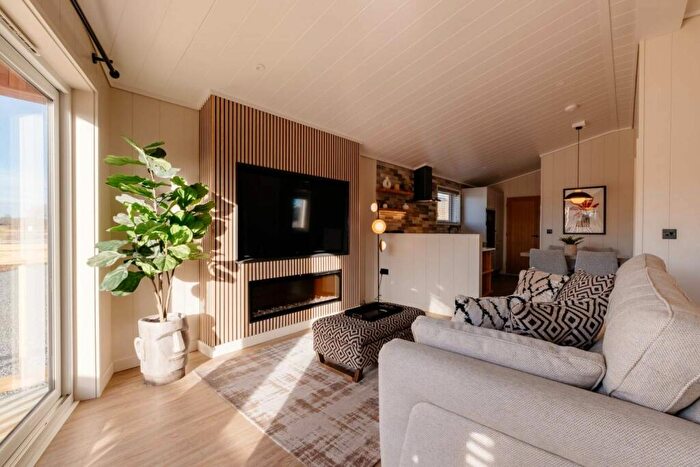 2 Bedroom Lodge For Sale In Laceby, Lincolnshire, DN37