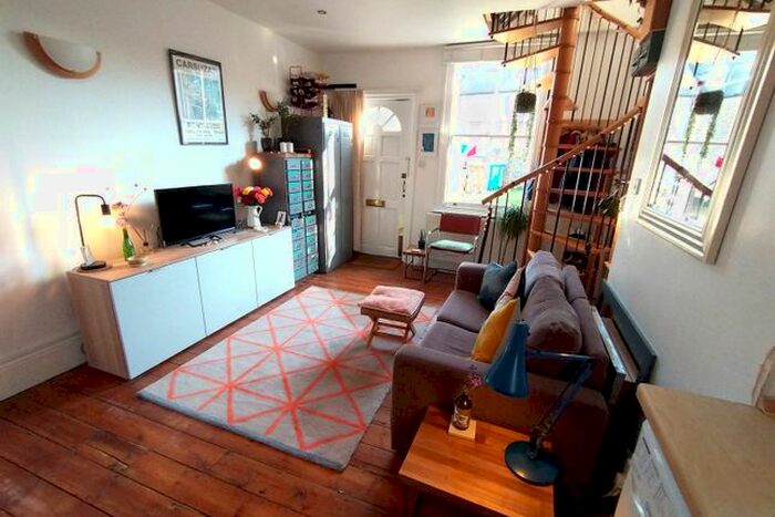 1 Bedroom Maisonette To Rent In Solway Road, London SE22