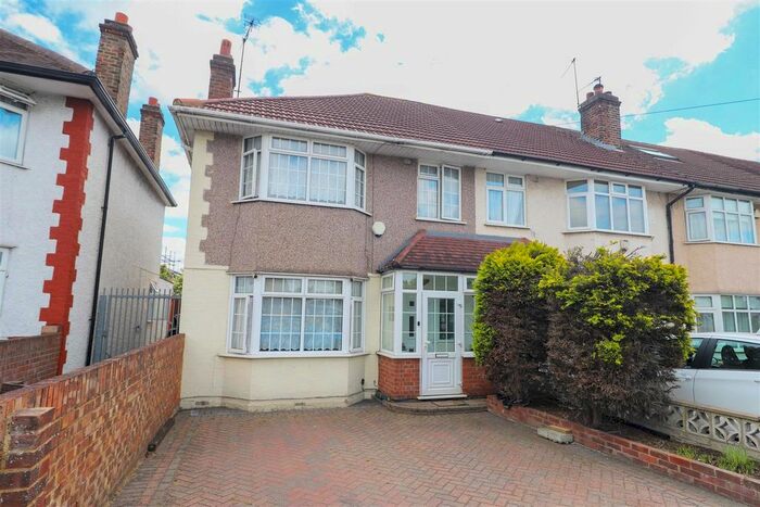 4 Bedroom End Of Terrace House To Rent In Lees Road, Hillingdon, UB8