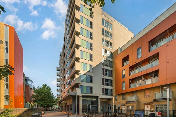 2 Bedroom Flat For Sale In Vernon Road, Bow, E3