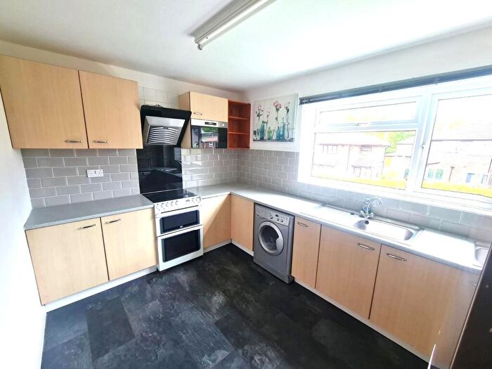 2 Bedroom Apartment To Rent In Florence Park Court, Didsbury, M20
