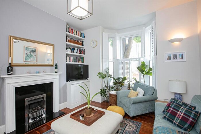 3 Bedroom Apartment For Sale In Eastlake Road, Camberwell, SE5