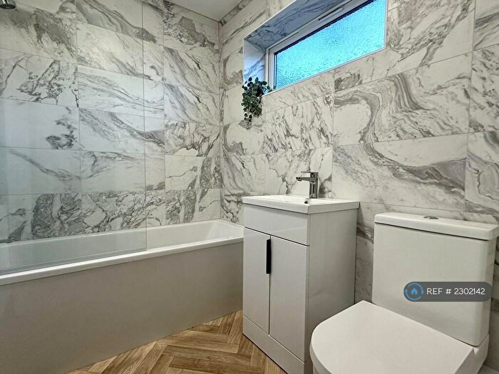 2 Bedroom Flat To Rent In Nazeby Avenue, Liverpool, L23