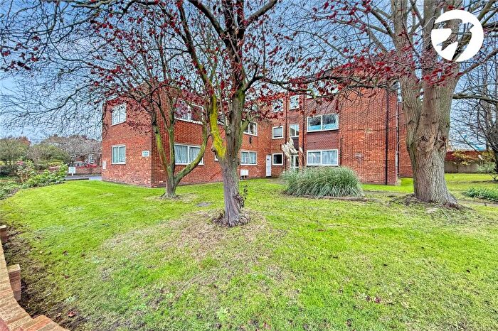 2 Bedroom Flat For Sale In London Road, Swanley, Kent, BR8