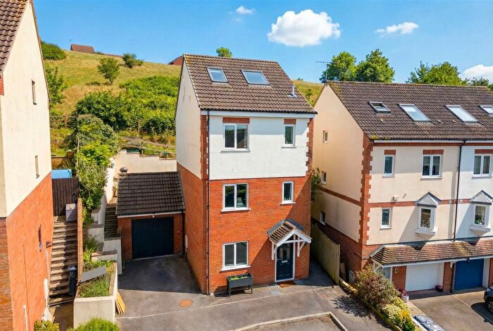 4 Bedroom Detached House For Sale In Queen Elizabeth Drive, Crediton, EX17