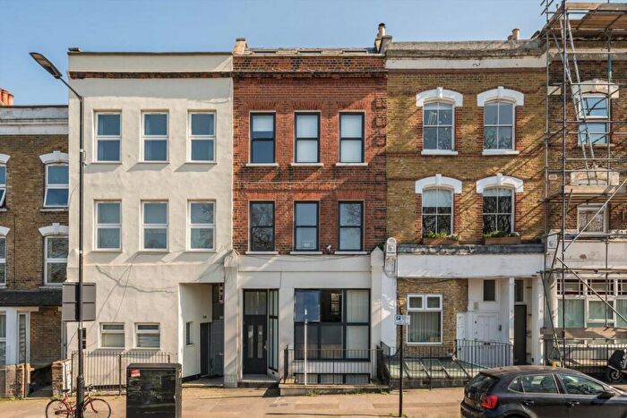 1 Bedroom Flat For Sale In Chatsworth Road, Clapton, E5