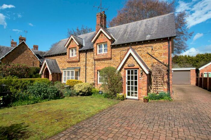 4 Bedroom House For Sale In Sywell, Northampton, NN6