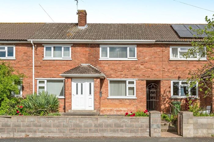 3 Bedroom Terraced House For Sale In Caenby Road, Scunthorpe, DN17