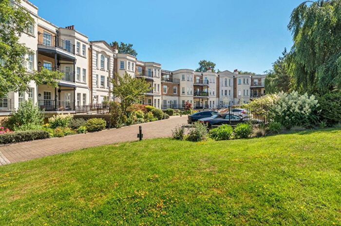 2 Bedroom Flat For Sale In Westerham Road, Keston, Kent, BR2