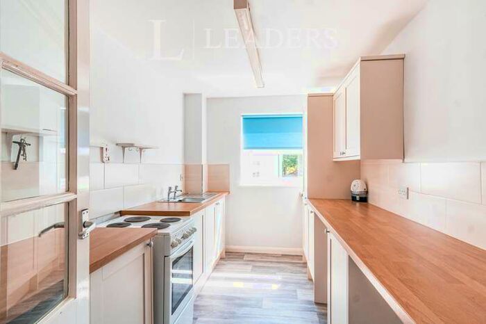 2 Bedroom Flat To Rent In St. Augustine Road, Littlehampton, BN17