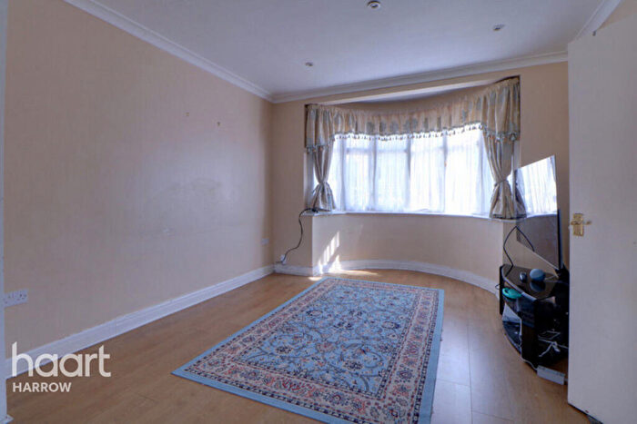 4 Bedroom Semi Detached House For Sale In Kenmore Avenue, Harrow, HA3