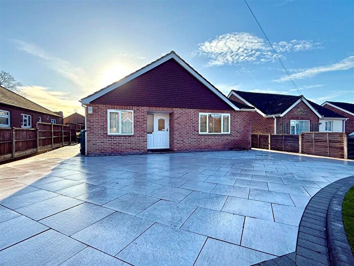 2 Bedroom Detached Bungalow For Sale In Peters Road, Locks Heath, SO31