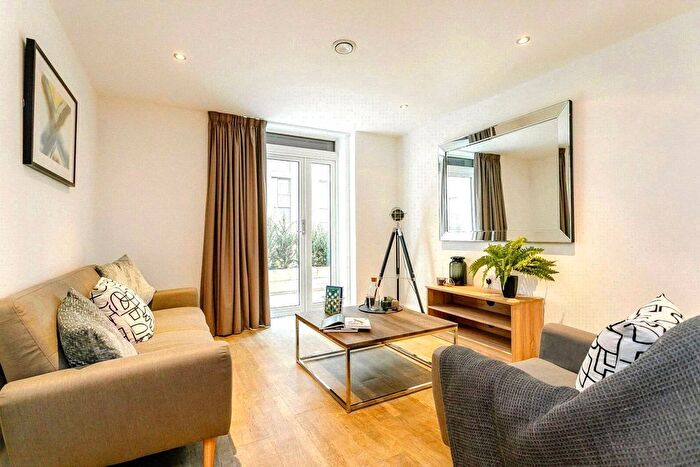 2 Bedroom Flat To Rent In Allegro, Exchange Square, The Priory Queensway, Birmingham, West Midlands, B4