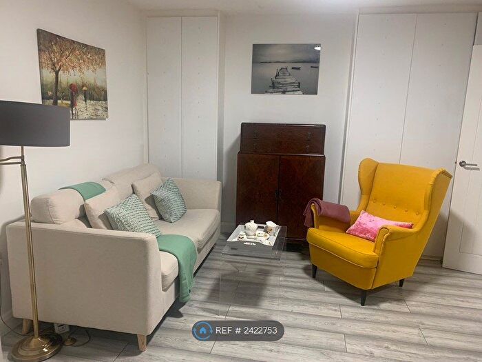 1 Bedroom Flat To Rent In Walk To Train Amp; Incl. Bills, Cambridge, CB1