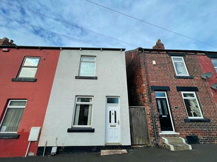 2 Bedroom Terraced House To Rent In Market Street, Cudworth, S72