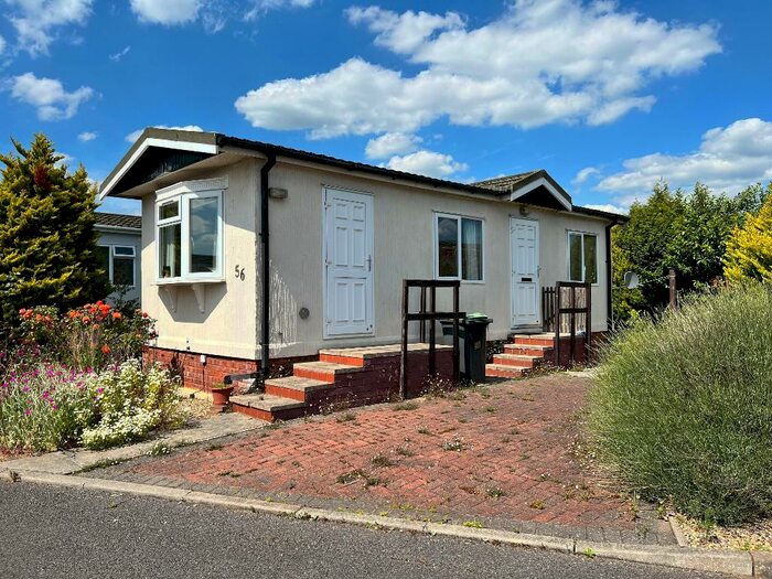 1 Bedroom Park Home For Sale In Rose Crescent, Pavenham Park, Pavenham, MK43