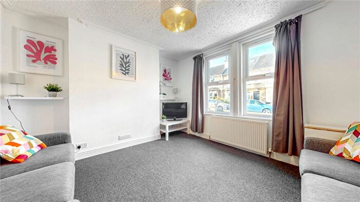6 Bedroom House To Rent In Third Avenue, BA2