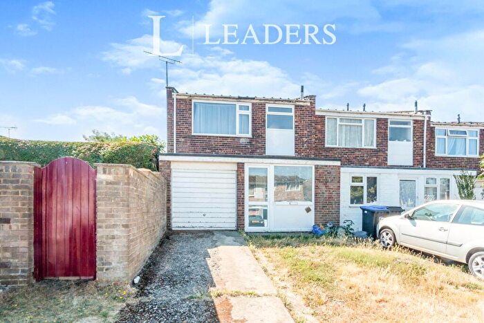 3 Bedroom House To Rent In Lampeter Close, Woking, GU22