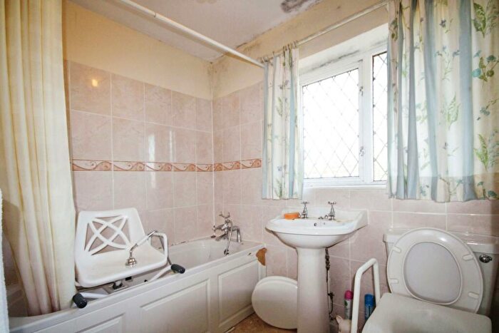 3 Bedroom Terraced House For Sale In Byland Grove, Harrogate, HG1