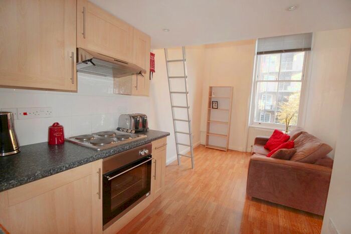 1 Bedroom Flat To Rent In Palace Court, Notting Hill / Bayswater, W2