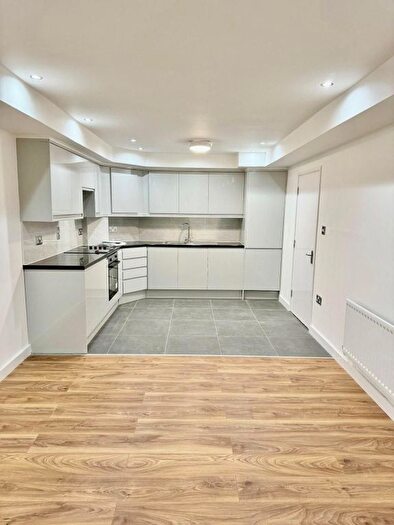 2 Bedroom Flat To Rent In The Avenue, Wembley, HA9