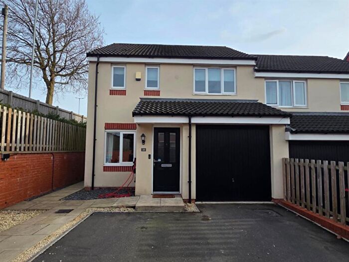 3 Bedroom Semi-Detached House For Sale In Mandalay Road, Pleasley, Mansfield, NG19