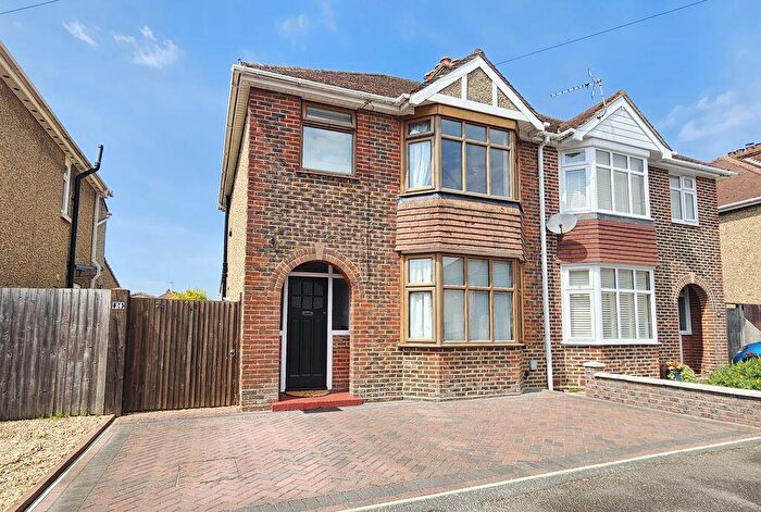 3 Bedroom Semi-Detached House For Sale In Charlesbury Avenue, Alverstoke, Gosport, PO12