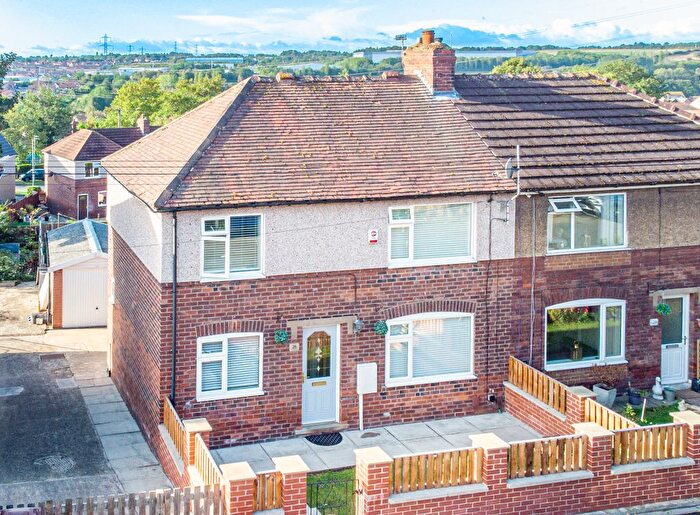 3 Bedroom Semi-Detached House For Sale In Childs Road, Wakefield, WF2