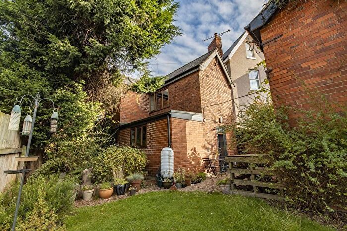 1 Bedroom Detached House For Sale In Stanley Street, Spital, Chesterfield, S41