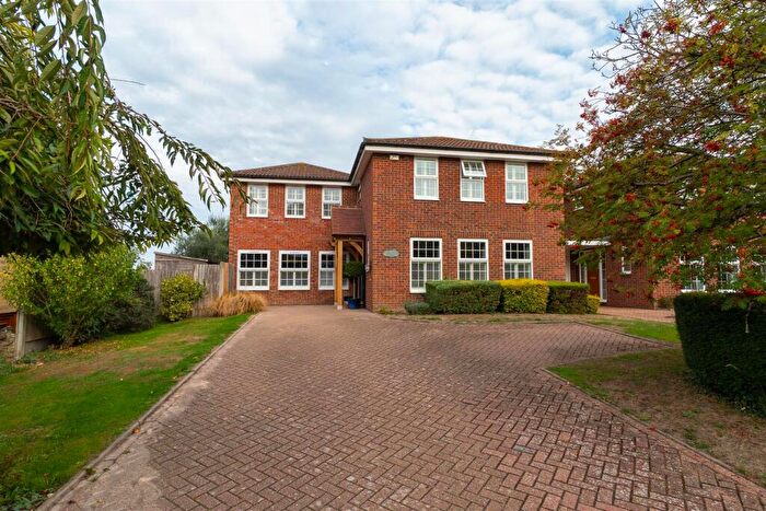 4 Bedroom Detached House For Sale In Church Street, Burham, ME1