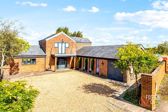 4 Bedroom Detached House For Sale In Wheatsheaf Road, Woodmancote, BN5