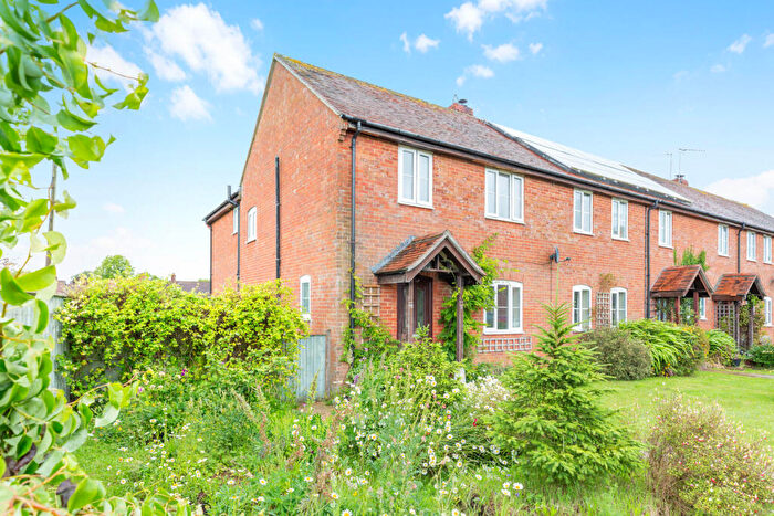 4 Bedroom End Of Terrace House For Sale In Old Mill Cottages, Shroton, DT11