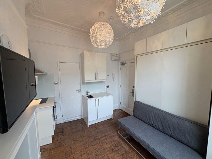 Studio To Rent In Studio Flat, Gloucester Place, Baker Street, NW1