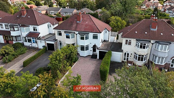 3 Bedroom Semi Detached House For Sale In Scribers Lane, Birmingham, West Midlands, B28