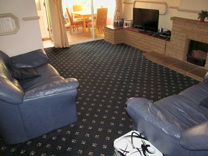 4 Bedroom Terraced House To Rent In Hexham Road, Reading, RG2