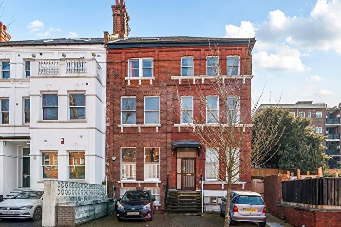 2 Bedroom Flat For Sale In Minster Road, London, NW2