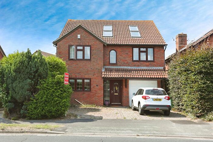 6 Bedroom Detached House For Sale In Cuckoo Lane, Fareham, PO14