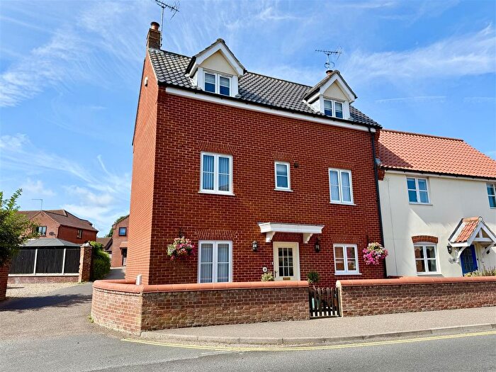 4 Bedroom Property For Sale In Old Road, Acle, NR13