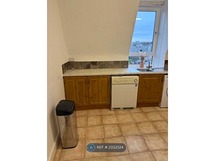 1 Bedroom Flat To Rent In Top Floor, Aberdeen, AB25