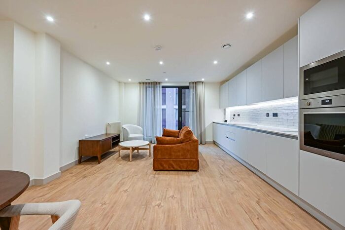 1 Bedroom Flat To Rent In Selbourne Road, Walthamstow, E17