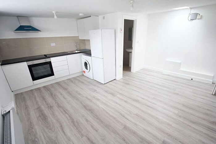 2 Bedroom Flat To Rent In Uxbridge Road, Uxbridge, UB10