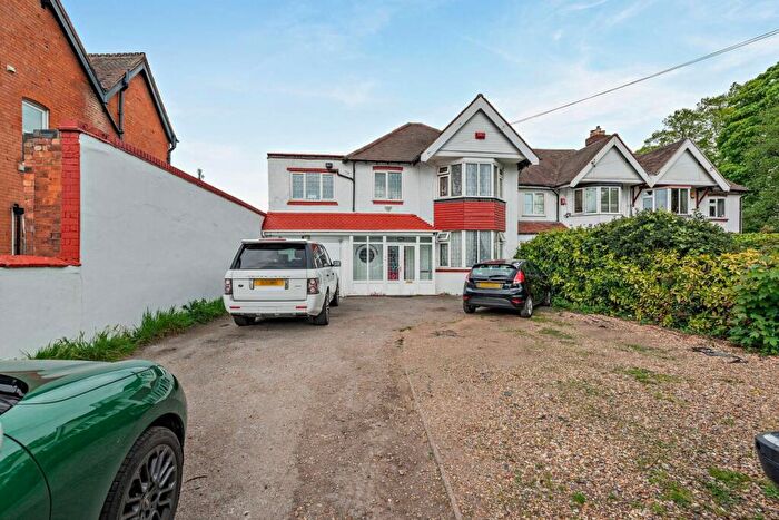 3 Bedroom Detached House For Sale In Wood End Road, Birmingham, B24