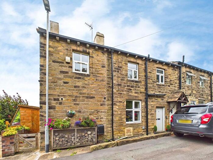 2 Bedroom Cottage For Sale In Peasacre, Micklethwaite, Bingley, BD16