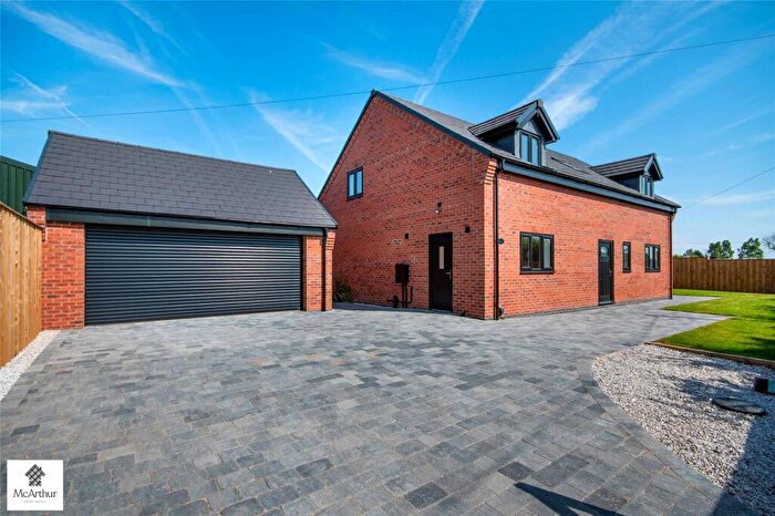 3 Bedroom Detached House For Sale In Carr Lane, East Lound, North Lincolnshire, DN9