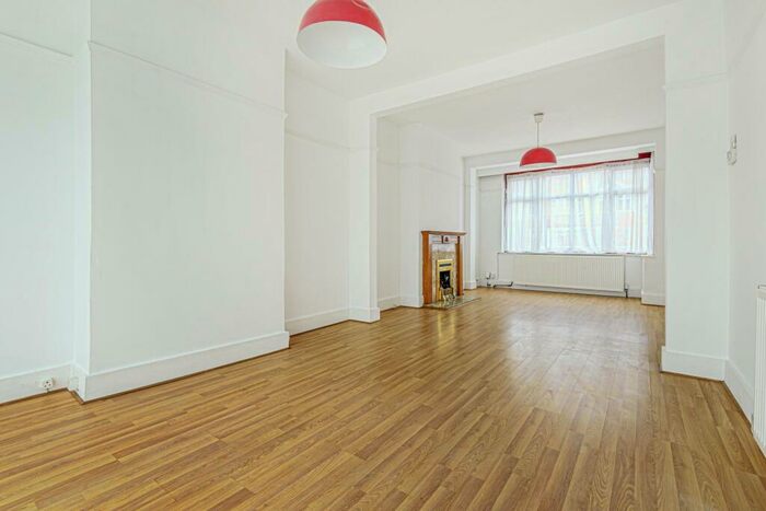 3 Bedroom House To Rent In Cranborne Avenue, Tolworth, KT6