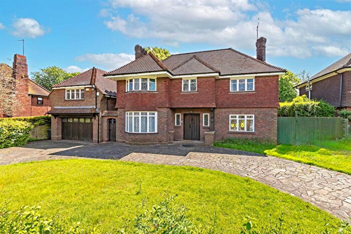 4 Bedroom House To Rent In Friars Walk, Dunstable, LU6